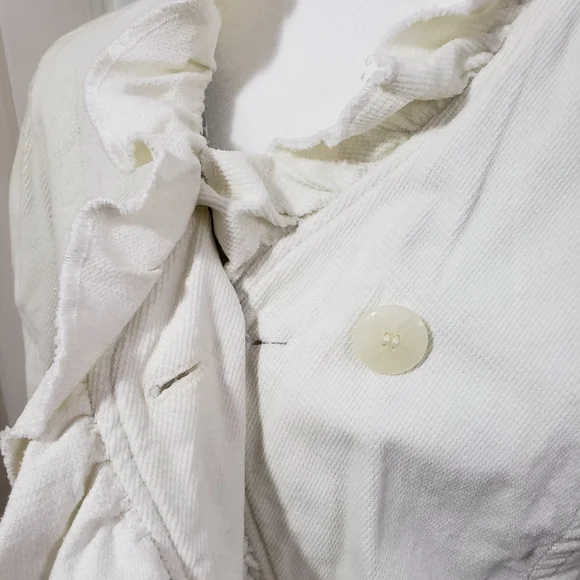 Lux Ruffle Jacket - Picture 5 of 8